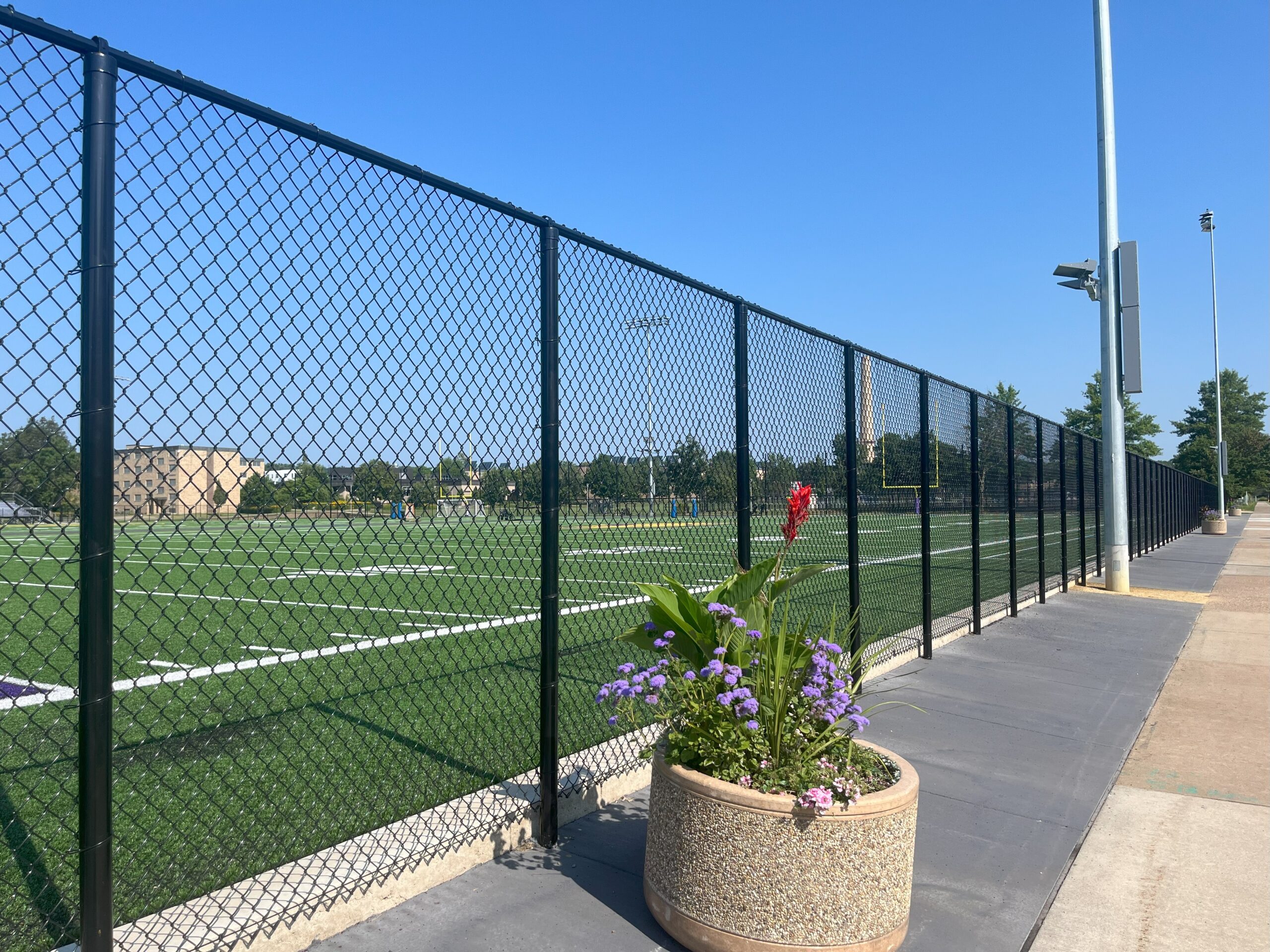 Black Chain Link UWSP