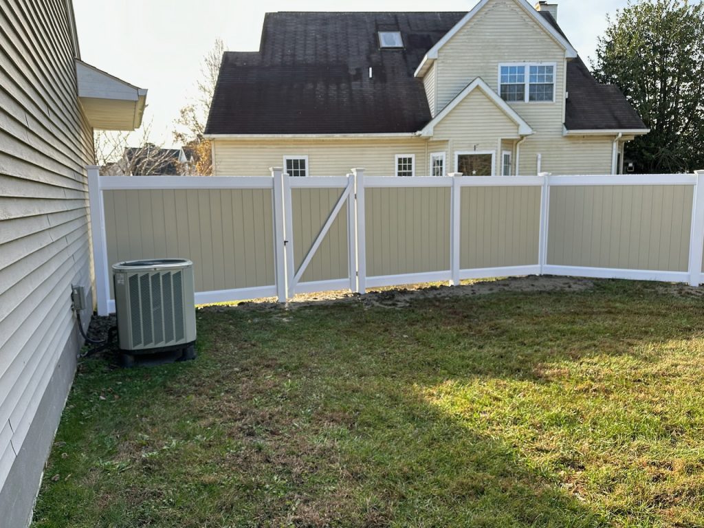 Chesapeake Bay – Tan & Tan Vinyl – Panels